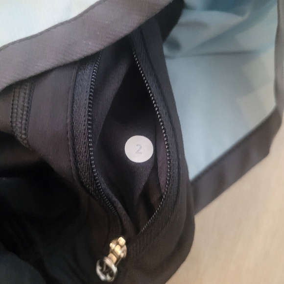 Lululemon double layer shorts, Size 2, blue and black - Picture 4 of 14